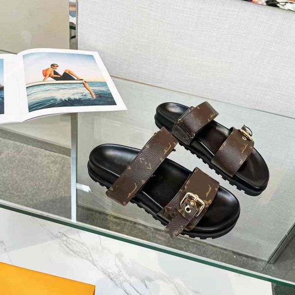 men woman sandals summer fashion slippers thick bottom louiseity chunky rubber slides platform alphabet lady bright viutonity leather heel s, Black
men woman sandals summer fashion slippers thick bottom louiseity chunky rubber slides platform alphabet lady bright viutonity leather heel s, Black