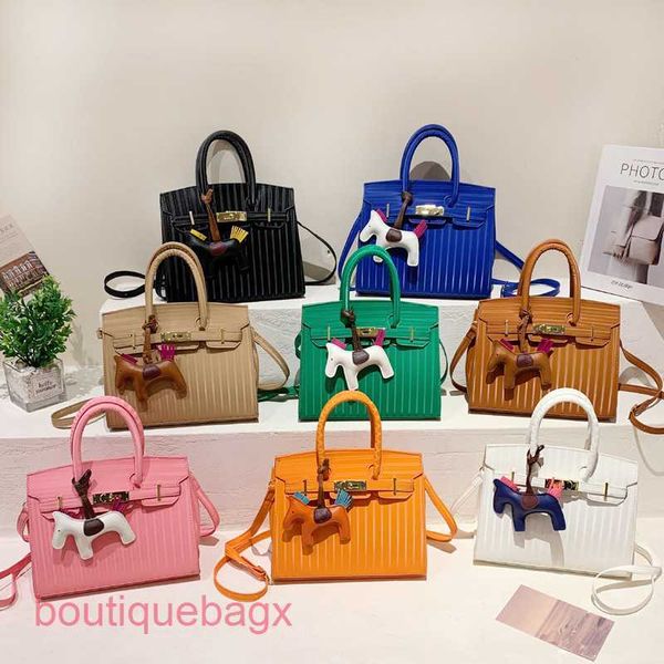 designer h ermess brikiss bags online shop fashionable bag simple new style western- french shoulder for women in autumn and winter 2023
designer h ermess brikiss bags online shop fashionable bag simple new style western- french shoulder for women in autumn and winter 2023