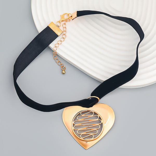 s3493 fashion jewelry hollowed out heart pendant necklace for women flannel chain choker necklaces, Silver
s3493 fashion jewelry hollowed out heart pendant necklace for women flannel chain choker necklaces, Silver