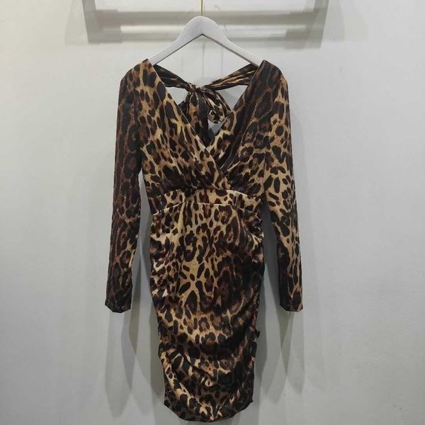 23ss designer brand women skirt womens long-sleeved leopard print v-neck chest pleated waist dress womens clothing a1, Black;gray
23ss designer brand women skirt womens long-sleeved leopard print v-neck chest pleated waist dress womens clothing a1, Black;gray