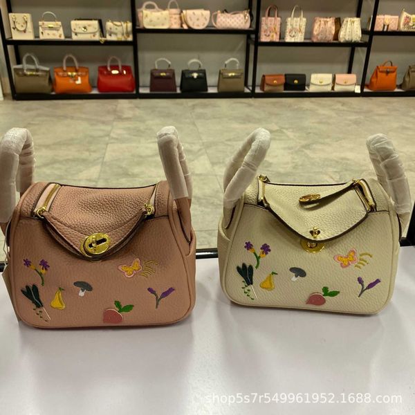 double-shoulder brand bags original designer doctor bag lindys soft cowhide crocodile pattern portable one-shoulder cross-body versatile emb
double-shoulder brand bags original designer doctor bag lindys soft cowhide crocodile pattern portable one-shoulder cross-body versatile emb