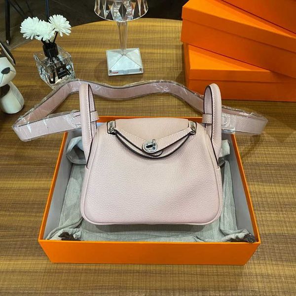 2023 luxury designer bags original new h layer cow leather togo 19cm mini lindys bag messenger medicine women's 6 rqkh
2023 luxury designer bags original new h layer cow leather togo 19cm mini lindys bag messenger medicine women's 6 rqkh