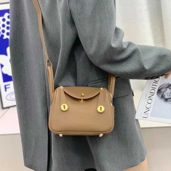 bags original designer 2023 brand new h layer cow leather togo 19cm mini lindys bag messenger medicine women's 10 9i1r
bags original designer 2023 brand new h layer cow leather togo 19cm mini lindys bag messenger medicine women's 10 9i1r