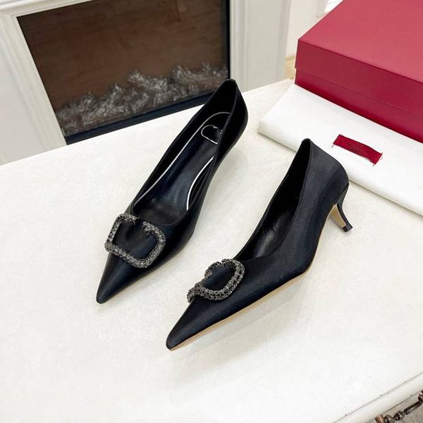 metal v dress shoes buckle shoes woman high heels pumps tacones pointed toe stilettos ladies wedding shoes black heels shoe h13
metal v dress shoes buckle shoes woman high heels pumps tacones pointed toe stilettos ladies wedding shoes black heels shoe h13