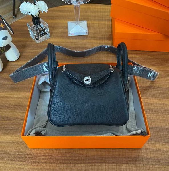 2023 luxury designer bags original new h layer cow leather togo 19cm mini lindys bag messenger medicine women's 13 i6ce
2023 luxury designer bags original new h layer cow leather togo 19cm mini lindys bag messenger medicine women's 13 i6ce