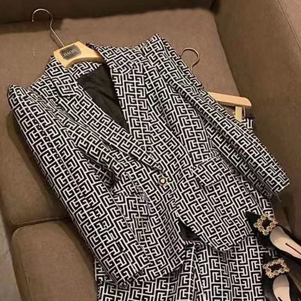 womens suits blazers jackets tide brand retro fashion designer maze series suit jacket lion single-breasted slim plus size women's clot, White;black
womens suits blazers jackets tide brand retro fashion designer maze series suit jacket lion single-breasted slim plus size women's clot, White;black