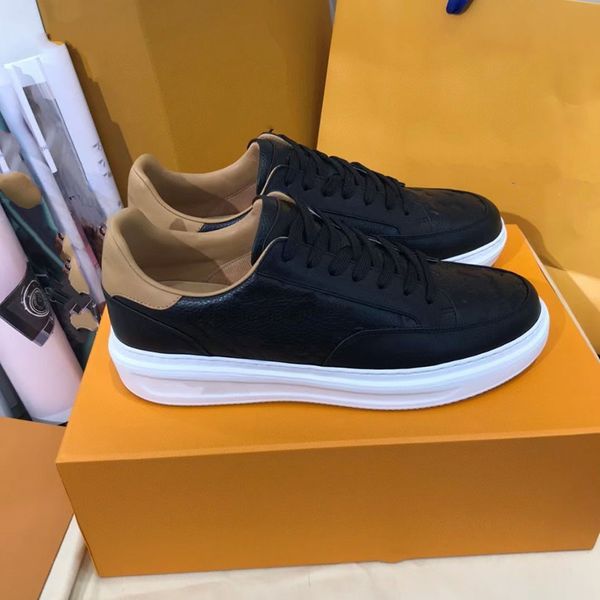 luxury spring and summer men sports shoes collision color outsole super size35-45, Black
luxury spring and summer men sports shoes collision color outsole super size35-45, Black