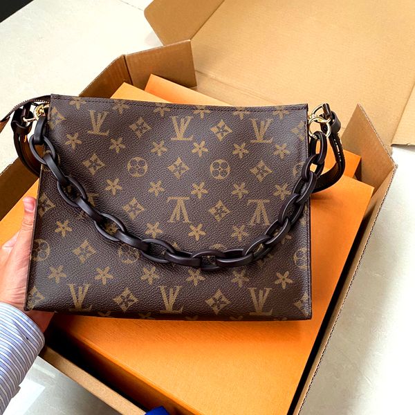 evening bags m81412 leather handbags women chain clutch brand letter toiletry pouch on shoulder purse luxurys handbag tote wallet
evening bags m81412 leather handbags women chain clutch brand letter toiletry pouch on shoulder purse luxurys handbag tote wallet