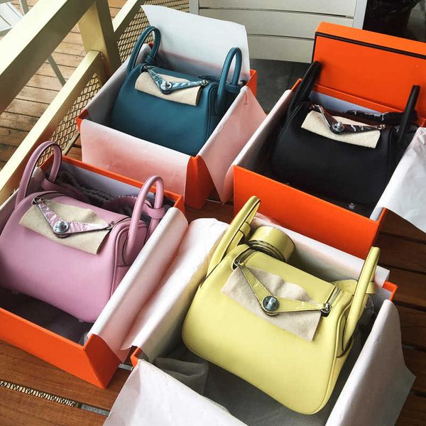 luxury bags original designer swift cowhide mini lindys bag high-grade leather doctor pillow one-shoulder cross-body tote women's
luxury bags original designer swift cowhide mini lindys bag high-grade leather doctor pillow one-shoulder cross-body tote women's