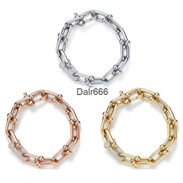tiff designer bracelet u-shaped joint surround bracelet chain inlaid with diamond vintage metal texture horseshoe shaped girlfriend holiday, Golden;silver
tiff designer bracelet u-shaped joint surround bracelet chain inlaid with diamond vintage metal texture horseshoe shaped girlfriend holiday, Golden;silver
