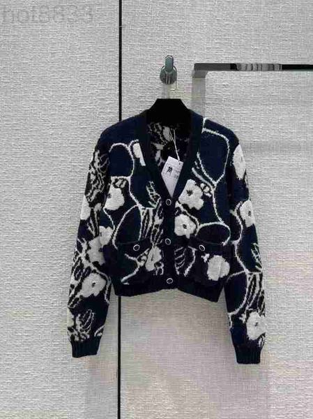 women's sweaters designer 2022 new autumn winter milan runway v neck long sleeve print high end jacquard 0zm9, White;black
women's sweaters designer 2022 new autumn winter milan runway v neck long sleeve print high end jacquard 0zm9, White;black