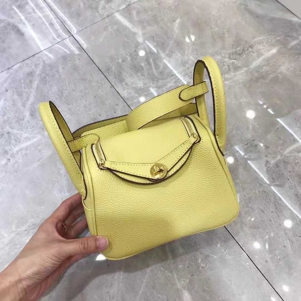 designer original luxury 2020 bags new togo lindi small litchi head layer cow leather single shoulder diagonal span portable doctor's b
designer original luxury 2020 bags new togo lindi small litchi head layer cow leather single shoulder diagonal span portable doctor's b