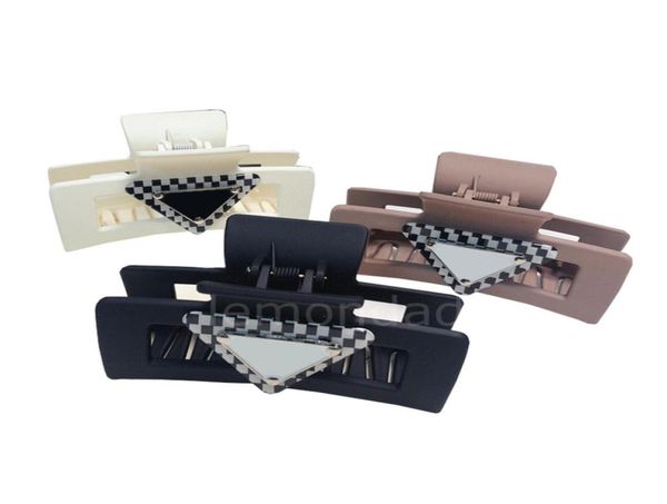 classic plaid hairs clamps luxury triangle badge hair clips womens ins fashion barrettes durable barrette2152172, Slivery;golden
classic plaid hairs clamps luxury triangle badge hair clips womens ins fashion barrettes durable barrette2152172, Slivery;golden