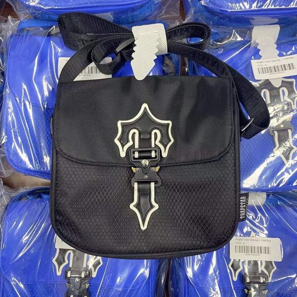 trapstars messenger irongate cobra t bag domuni mens trapstar designo di lugo crops classo classhe clucca in frittura in macchiatura basche
trapstars messenger irongate cobra t bag domuni mens trapstar designo di lugo crops classo classhe clucca in frittura in macchiatura basche