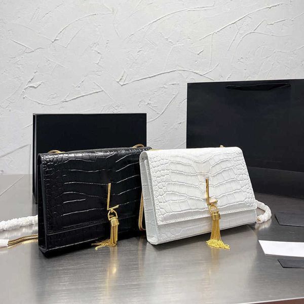 luxuries designer women bag tassel shoulder bags leather handbags lady messenger crossbody bags trend chain purse 230201
luxuries designer women bag tassel shoulder bags leather handbags lady messenger crossbody bags trend chain purse 230201