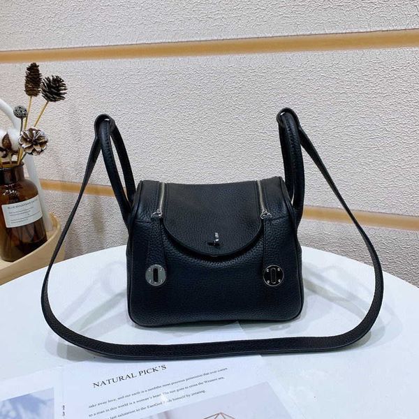 2023 luxury designer bags original new cow skin litchi pattern 22cm mini silver buckle lindys bag leather women's doctor medicine jynd
2023 luxury designer bags original new cow skin litchi pattern 22cm mini silver buckle lindys bag leather women's doctor medicine jynd