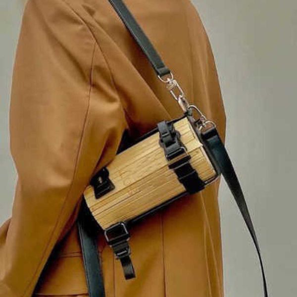 wan small crowd design fengchenwang one-shoulder cross-body bamboo bag wang men's and women's universal mini round bag trend 23030
wan small crowd design fengchenwang one-shoulder cross-body bamboo bag wang men's and women's universal mini round bag trend 23030