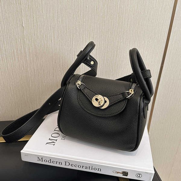 new luxury designer bags original western-style versatile crossbody bag women's fashion mini lindys doctor soft leather shoulder pillow
new luxury designer bags original western-style versatile crossbody bag women's fashion mini lindys doctor soft leather shoulder pillow