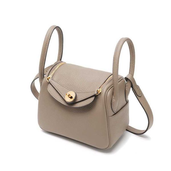 designer brand bags new original layer cow leather lychee pattern lindys bag doctor shoulder hand pillow gold buckle 19 x24n
designer brand bags new original layer cow leather lychee pattern lindys bag doctor shoulder hand pillow gold buckle 19 x24n