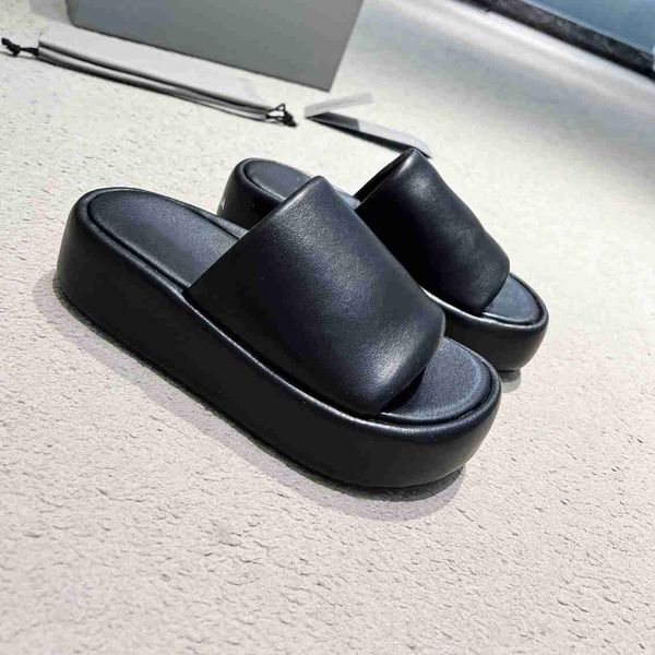 famous designer women slippers summer ladies balencaigaity flip flops outdoor platform shoes high-quality flat beach shoes ladies sandals b7
famous designer women slippers summer ladies balencaigaity flip flops outdoor platform shoes high-quality flat beach shoes ladies sandals b7
