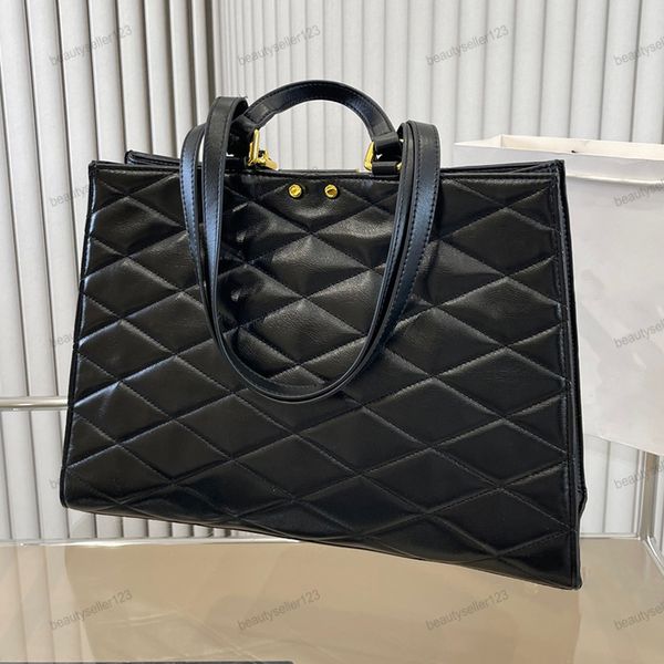 Luxurys Designers Handbag Tote Bag Women Handbags Capacity Tote Bags Stamped letters banquet Wallet fashion Ladies Crossbody Totes Bages, Black
Luxurys Designers Handbag Tote Bag Women Handbags Capacity Tote Bags Stamped letters banquet Wallet fashion Ladies Crossbody Totes Bages, Black