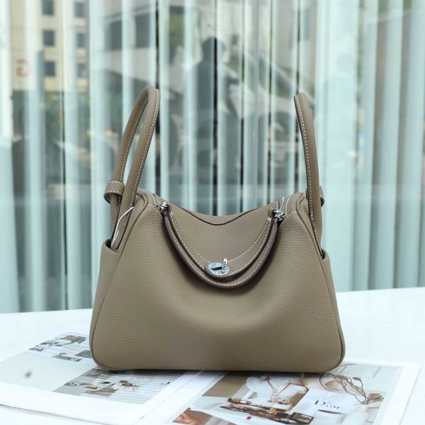 2023 luxury designer bags original spring and summer new lindys bag fashion trend single-shoulder cross-shoulder handheld lychee toto doctor
2023 luxury designer bags original spring and summer new lindys bag fashion trend single-shoulder cross-shoulder handheld lychee toto doctor