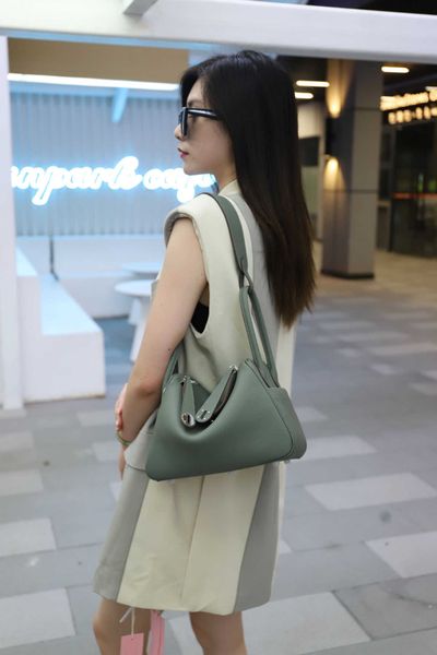 luxury bags original designer 2023 spring and summer new lindys bag fashion trend single-shoulder cross-shoulder handheld lychee toto doctor
luxury bags original designer 2023 spring and summer new lindys bag fashion trend single-shoulder cross-shoulder handheld lychee toto doctor