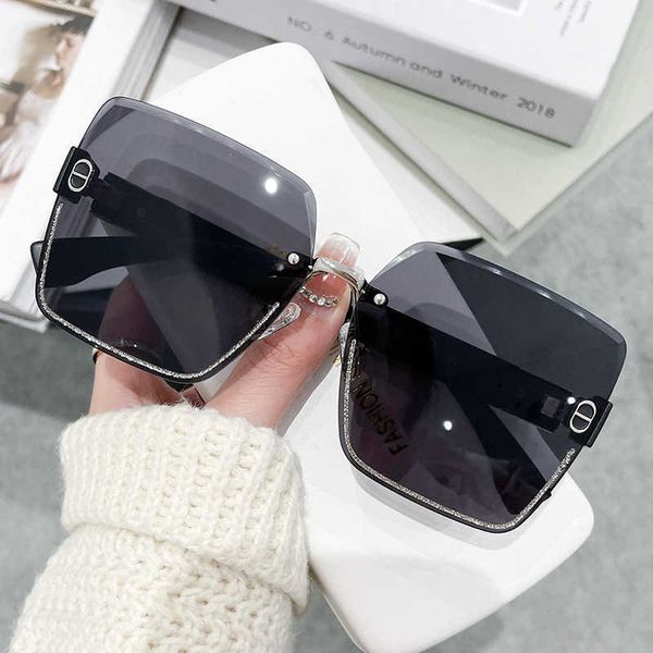 7717 new tea-colored advanced sense ins sunglasses for women's uv protection 2023h home korean version trend large frame, White;black
7717 new tea-colored advanced sense ins sunglasses for women's uv protection 2023h home korean version trend large frame, White;black