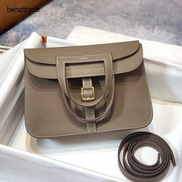 h halza luxurys handbags new litchi briefcase handmade wax thread saddle leather horseshoe buckle one shoulder portable messenger
h halza luxurys handbags new litchi briefcase handmade wax thread saddle leather horseshoe buckle one shoulder portable messenger