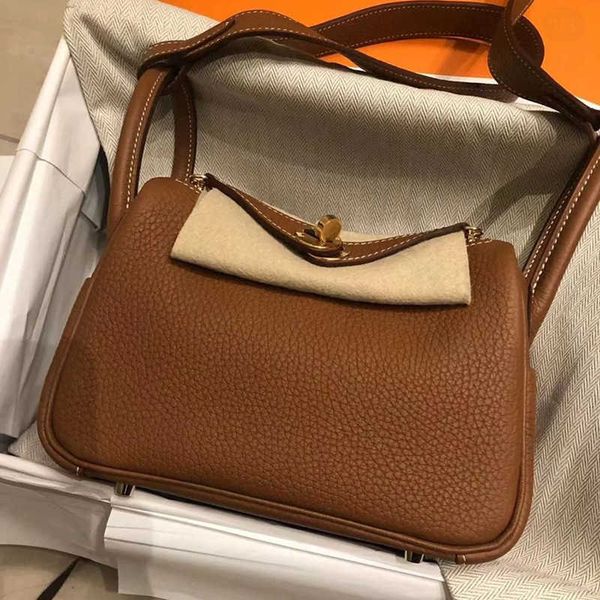 bags original designer 2023 luxury new leather women's bag layer cowhide lindys gold button doctor single shoulder portable medicine 4
bags original designer 2023 luxury new leather women's bag layer cowhide lindys gold button doctor single shoulder portable medicine 4