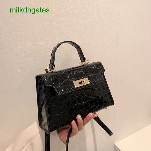 h kelys designer bags small 2023 new fashion premium one shoulder women's crossbody versatile ins foreign handbag
h kelys designer bags small 2023 new fashion premium one shoulder women's crossbody versatile ins foreign handbag