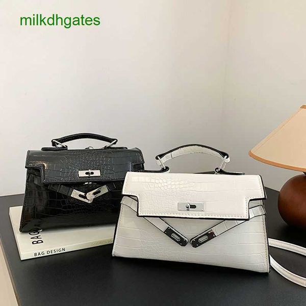 h kelys designer bags single-shoulder messenger women's handbag 2023 new texture mini alligator pattern advanced feeling light luxury w
h kelys designer bags single-shoulder messenger women's handbag 2023 new texture mini alligator pattern advanced feeling light luxury w