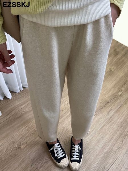 women's pants capris autumn winter knit straight pants women loose trousers comfortable thick warm casual knitted sweater pants 230310, Black;white
women's pants capris autumn winter knit straight pants women loose trousers comfortable thick warm casual knitted sweater pants 230310, Black;white