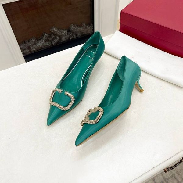 metal v dress shoes buckle shoes woman high heels pumps tacones pointed toe stilettos ladies wedding shoes black heels shoe h13b
metal v dress shoes buckle shoes woman high heels pumps tacones pointed toe stilettos ladies wedding shoes black heels shoe h13b