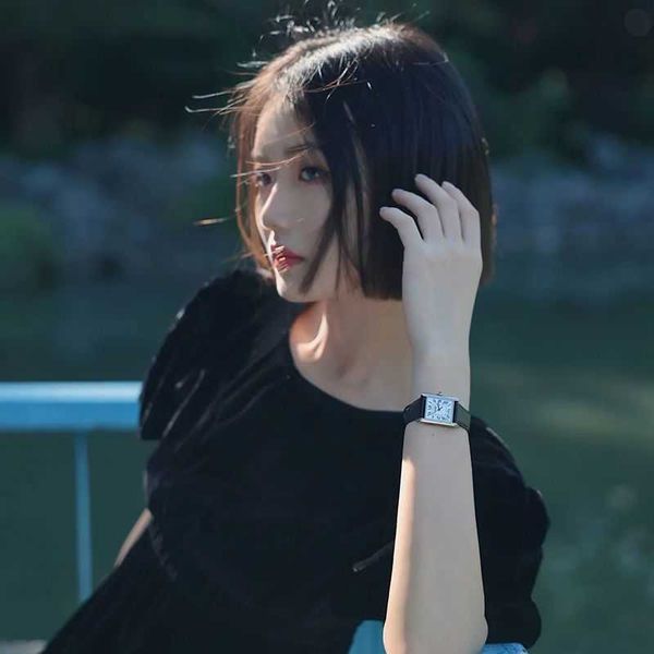 luxury ladies tank watch prx uhr r37z santos wristwatch montre femme series small quartz ladies swiss square new accessory square, Slivery;golden
luxury ladies tank watch prx uhr r37z santos wristwatch montre femme series small quartz ladies swiss square new accessory square, Slivery;golden