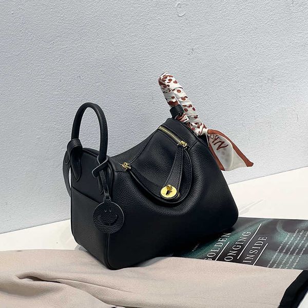 bags original designer 2023 luxury new versatile lindys headcoat cowhide doctor's bag leather women's one shoulder handheld pillow
bags original designer 2023 luxury new versatile lindys headcoat cowhide doctor's bag leather women's one shoulder handheld pillow