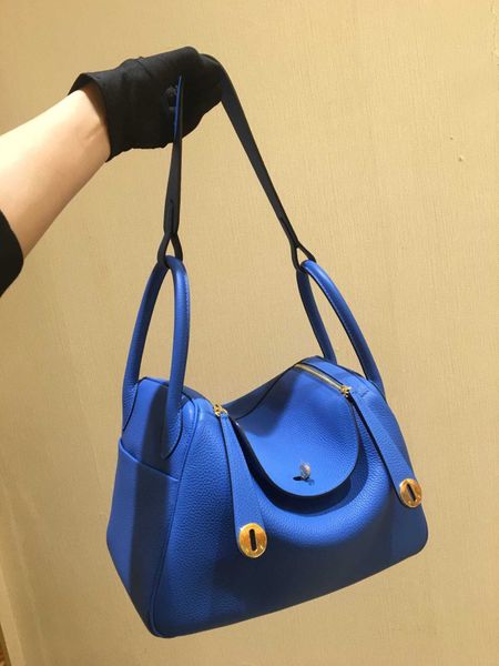 high-end luxury designer bags original quality leather women's bag lindys mini small messenger doctor nurse's 3 30pm
high-end luxury designer bags original quality leather women's bag lindys mini small messenger doctor nurse's 3 30pm