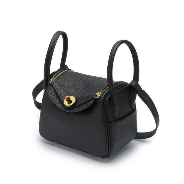 new original designer brand bags layer cow leather lychee pattern lindys bag doctor shoulder hand pillow gold buckle 17 r3a9
new original designer brand bags layer cow leather lychee pattern lindys bag doctor shoulder hand pillow gold buckle 17 r3a9