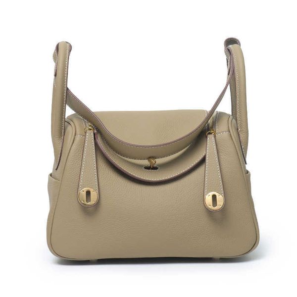 designer original brand new bags layer cow leather lychee pattern lindys bag doctor shoulder hand pillow gold buckle 13 rn52
designer original brand new bags layer cow leather lychee pattern lindys bag doctor shoulder hand pillow gold buckle 13 rn52