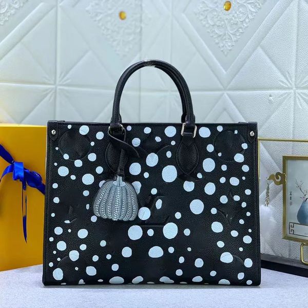 designer bag tote women handbags designer tote bags circle hand design high-grade texture single shoulder messenger cowhide thin shoulder st
designer bag tote women handbags designer tote bags circle hand design high-grade texture single shoulder messenger cowhide thin shoulder st