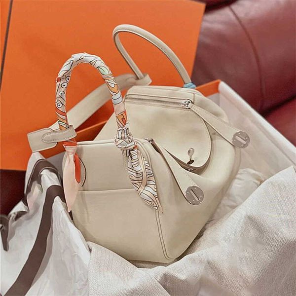 2023 luxury bags original designer new fashion litchi pattern lindi bag mini doctor women's single shoulder messenger hand medicine 8 a
2023 luxury bags original designer new fashion litchi pattern lindi bag mini doctor women's single shoulder messenger hand medicine 8 a