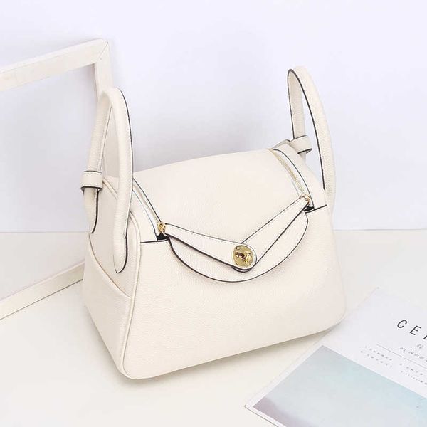cross-body original designer luxury bags bag for women mini lindys doctor new type leather 7 4y01 have logo
cross-body original designer luxury bags bag for women mini lindys doctor new type leather 7 4y01 have logo