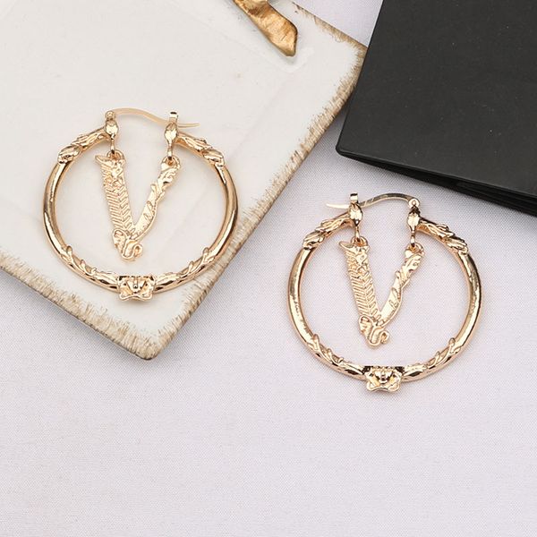 simple 18k gold plated 925 silver luxury brand designers letters stud geometric famous women big circle hoops earring wedding party jewerlry, Golden;silver
simple 18k gold plated 925 silver luxury brand designers letters stud geometric famous women big circle hoops earring wedding party jewerlry, Golden;silver
