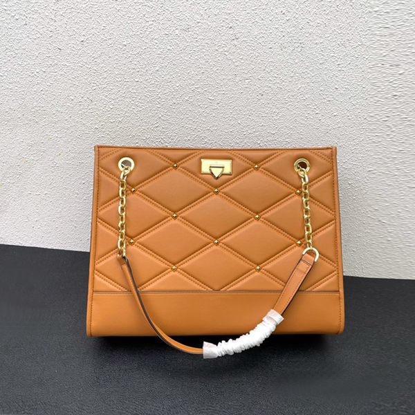 7a designer tote shoulder bags shopping bag women brown fashion handbags lady travel clutch bag wallet large size ringer riveted quilted emb
7a designer tote shoulder bags shopping bag women brown fashion handbags lady travel clutch bag wallet large size ringer riveted quilted emb
