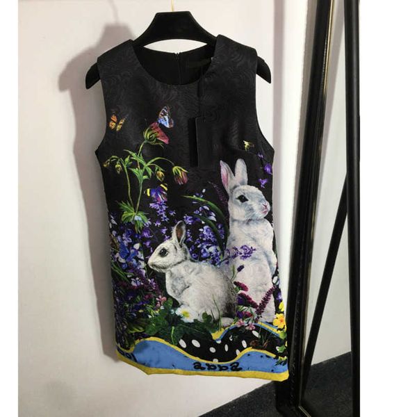 23ss women designer brand dress bunny print tank dress round neck zipper skirt summer womens clothes a1, Black;gray
23ss women designer brand dress bunny print tank dress round neck zipper skirt summer womens clothes a1, Black;gray