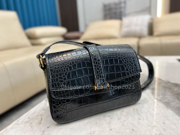 classic alligator pattern women's bag messenger bag shoulder bag flap bag black/white/green cowhide handbag 22 * 15cm
classic alligator pattern women's bag messenger bag shoulder bag flap bag black/white/green cowhide handbag 22 * 15cm