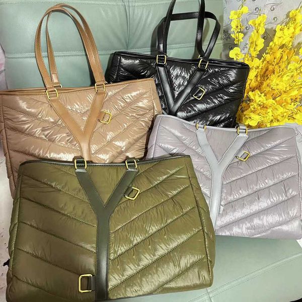 designer tote handbag women down handbags luxury plaid leather handbag classic letter printing cotton shoulder holiday beach tote bags 22101
designer tote handbag women down handbags luxury plaid leather handbag classic letter printing cotton shoulder holiday beach tote bags 22101