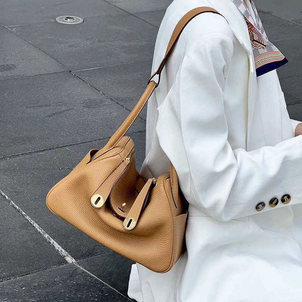 bag2023 luxury bags original designer classic tc head layer cowhide lindys bag doctor women one-shoulder portable medicine 3 brje
bag2023 luxury bags original designer classic tc head layer cowhide lindys bag doctor women one-shoulder portable medicine 3 brje