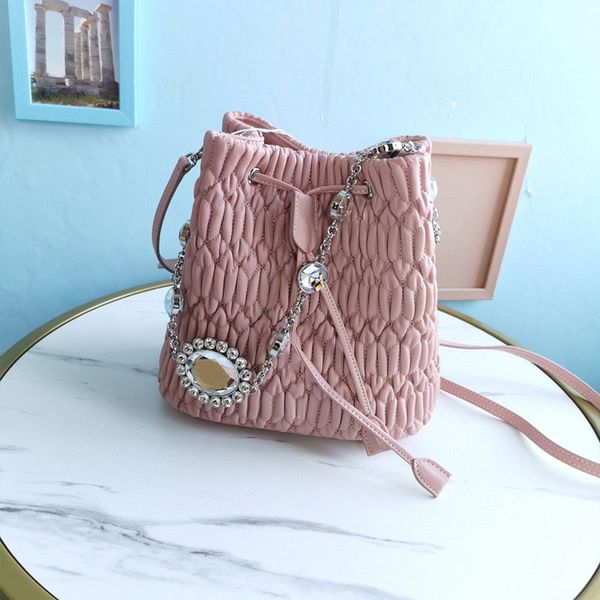 7a quality plain bucket bag drawstring handbags purse crossbody bags pleated sheepskin leather crystal chain long strap women shoulder bags
7a quality plain bucket bag drawstring handbags purse crossbody bags pleated sheepskin leather crystal chain long strap women shoulder bags