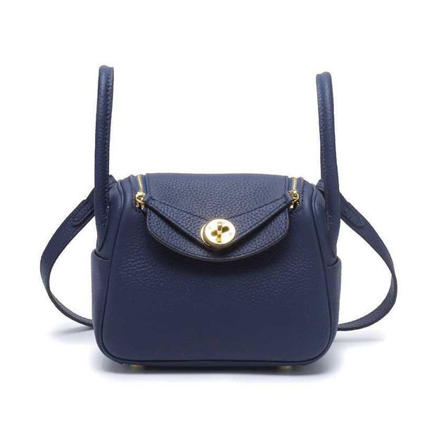 new brand bags original designer layer cow leather lychee pattern lindys bag doctor shoulder hand pillow gold buckle 18 c2it
new brand bags original designer layer cow leather lychee pattern lindys bag doctor shoulder hand pillow gold buckle 18 c2it
